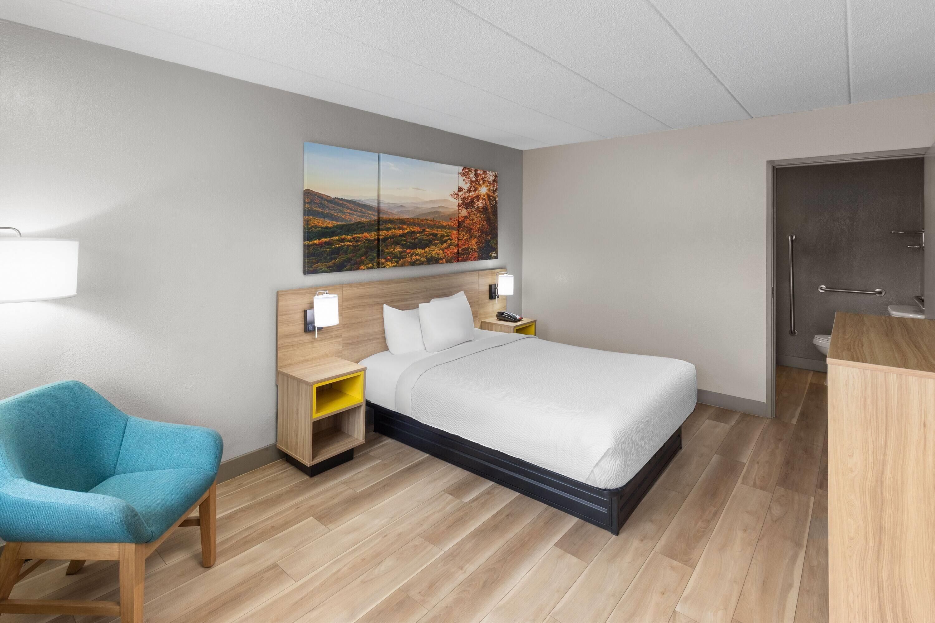 Sengetøy av topp kvalitet, skrivebord, wi-fi (inkludert) og sengetøy