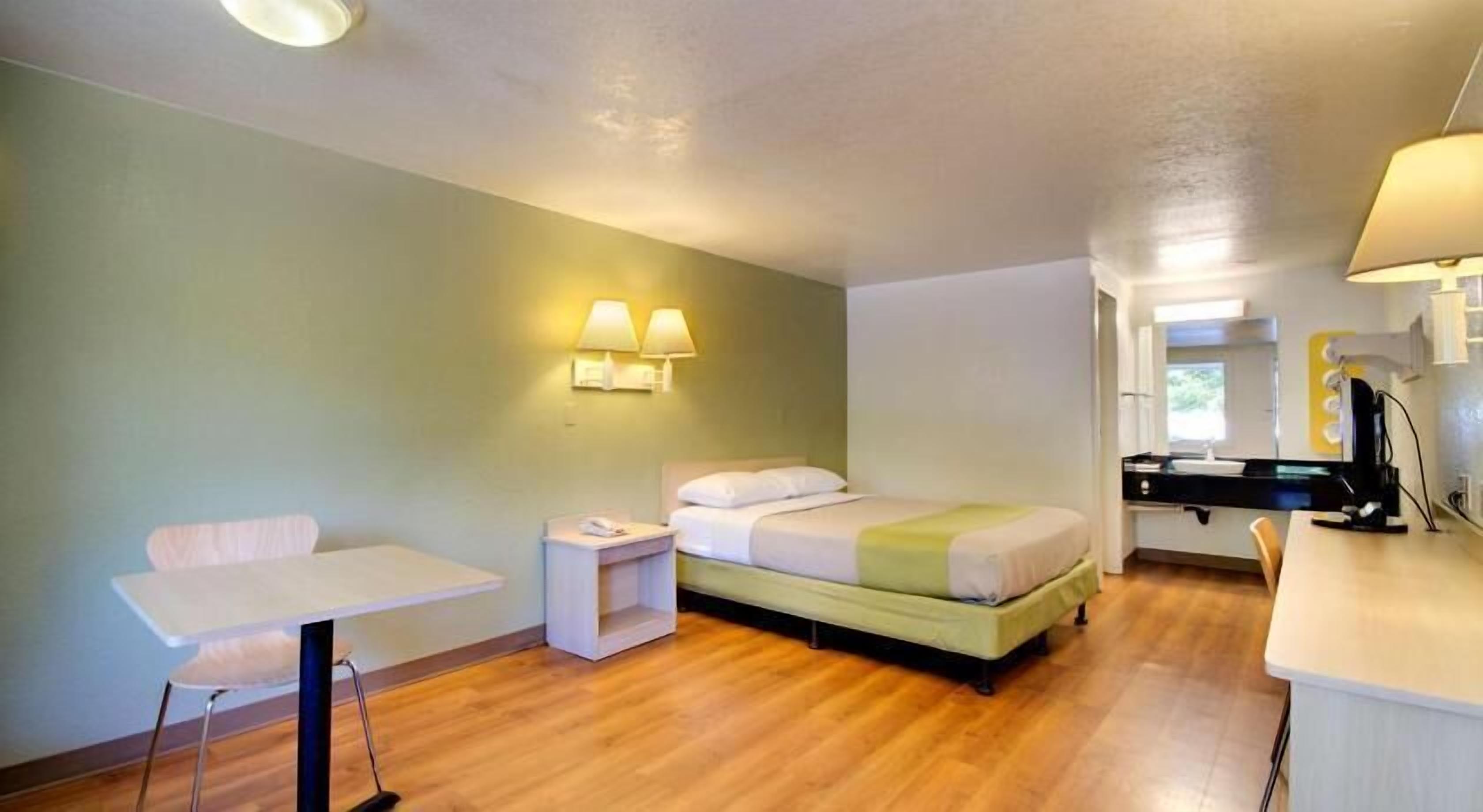 收费 WiFi、床单