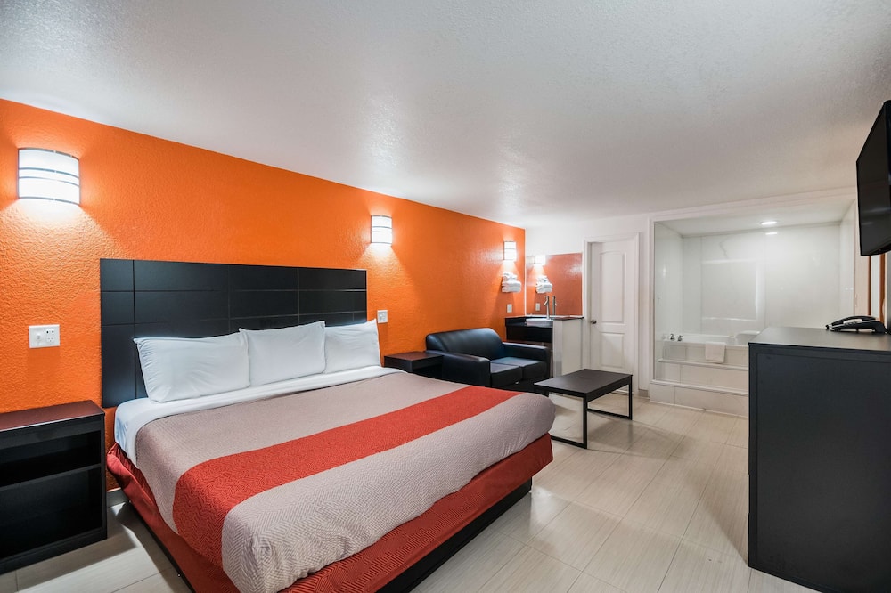 Motel 6 Houston, TX - Brookhollow