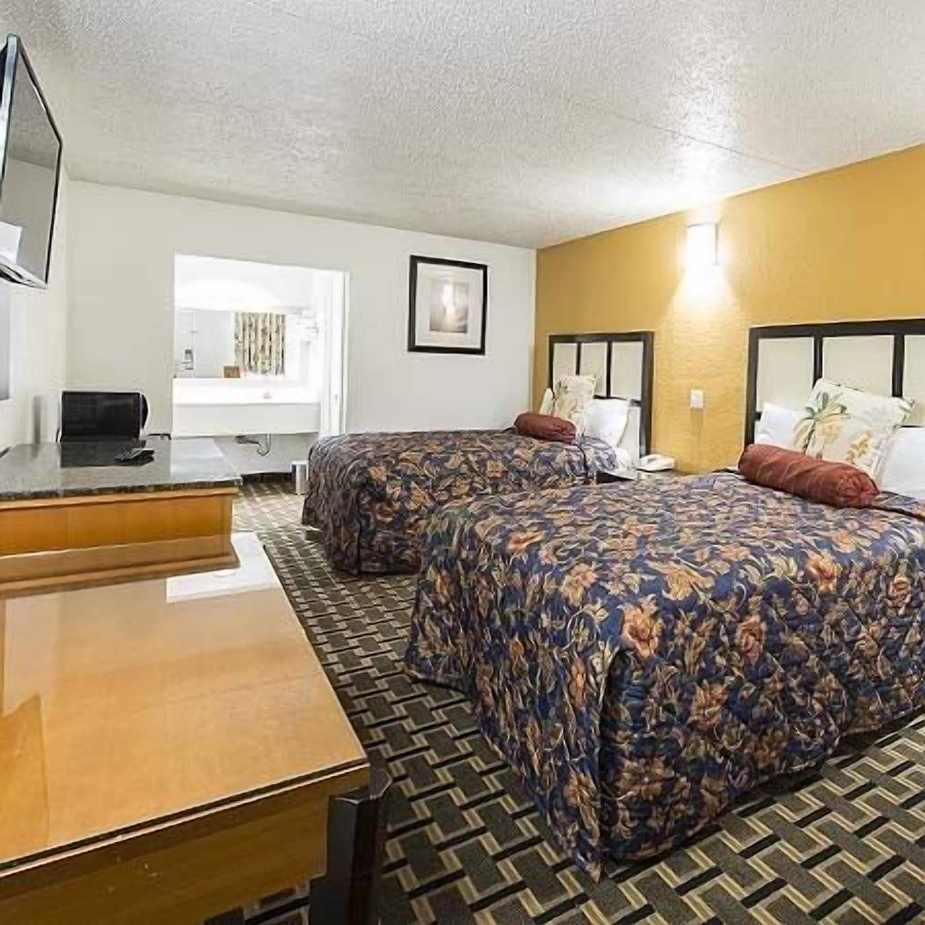 Free WiFi, bed sheets, alarm clocks