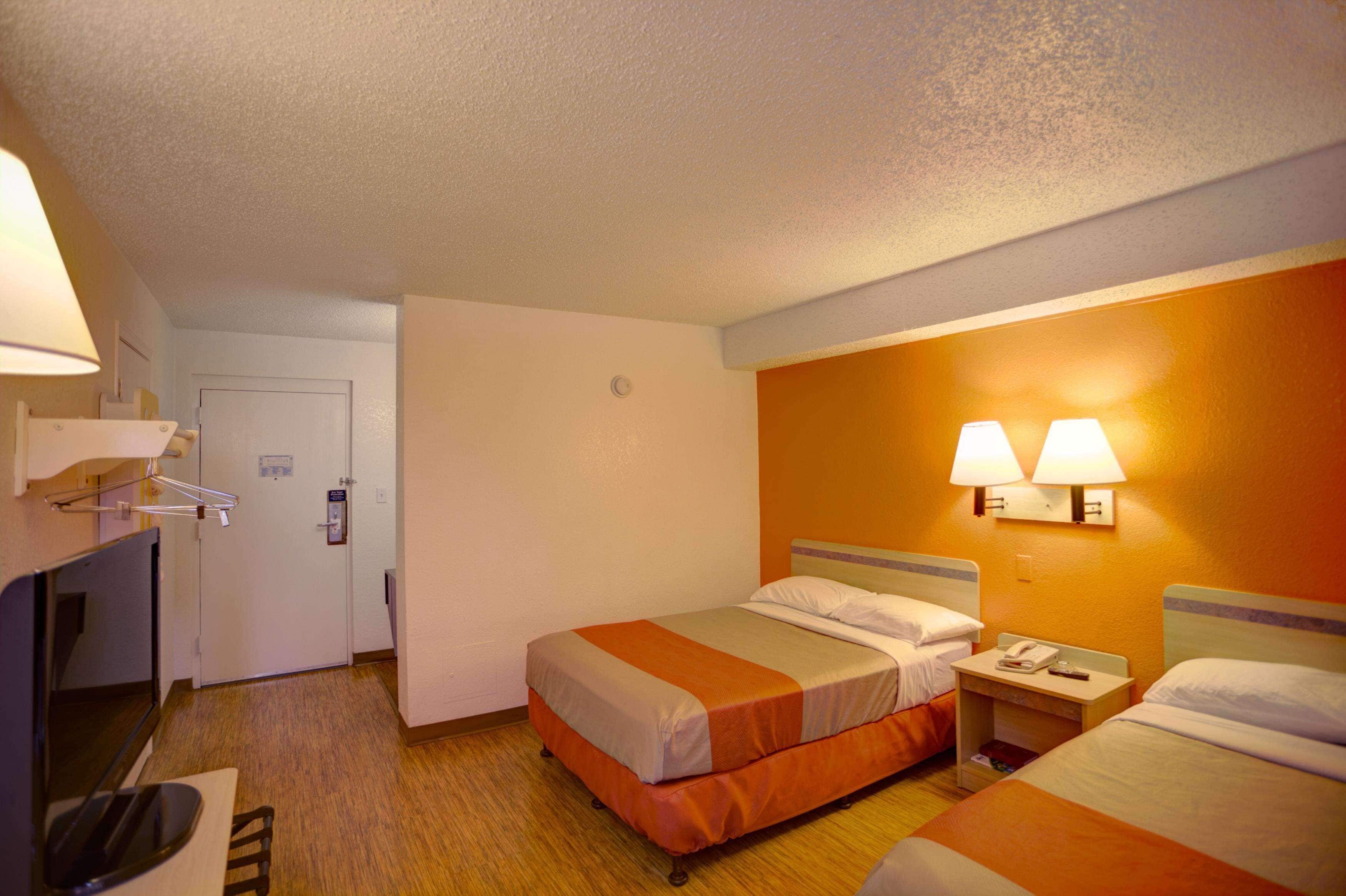 Desk, WiFi (free), bed sheets