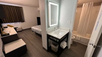 Schreibtisch, kostenloses WLAN, Bettwäsche