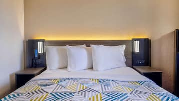 Standard Room, 1 Queen Bed, Accessible, Non Smoking | Free WiFi, bed sheets