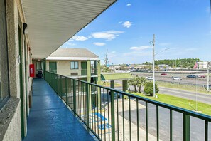 Exterior - OYO Hotel Mobile, AL I-65 at Airport Blvd (Mobile)