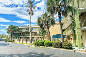 Exterior - OYO Hotel Mobile, AL I-65 at Airport Blvd (Mobile)