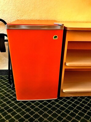 Mini fridge - QC Stay Inn (Moline)