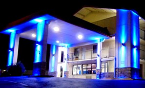 Exterior - Somatel Nashville Airport Hotel (Nashville)