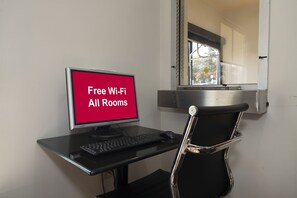 Business centre - Red Roof Inn Raleigh - North-Crabtree Mall/Lenovo Center (Raleigh)