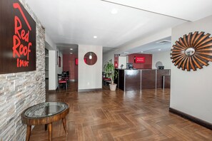 Lobby - Red Roof Inn Raleigh North-Crabtree Mall/Lenovo Center (Raleigh)