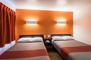 Individuelt dekorert, individuelt innredet og skrivebord