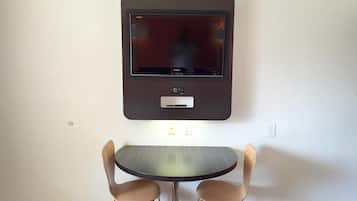 Individuell dekoriert, individuell eingerichtet, Schreibtisch