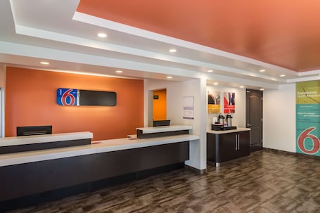Reception. Motel 6 Oroville, CA