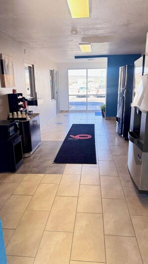 Vending machine - Motel 6 Grants, NM (Grants)