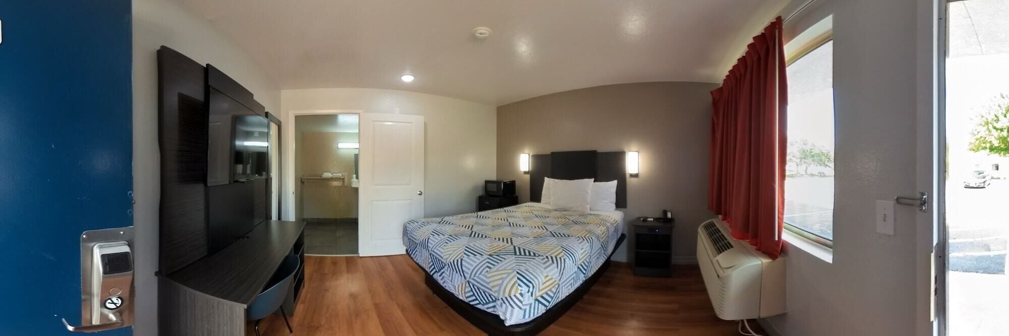 Desk, laptop workspace, free WiFi, bed sheets