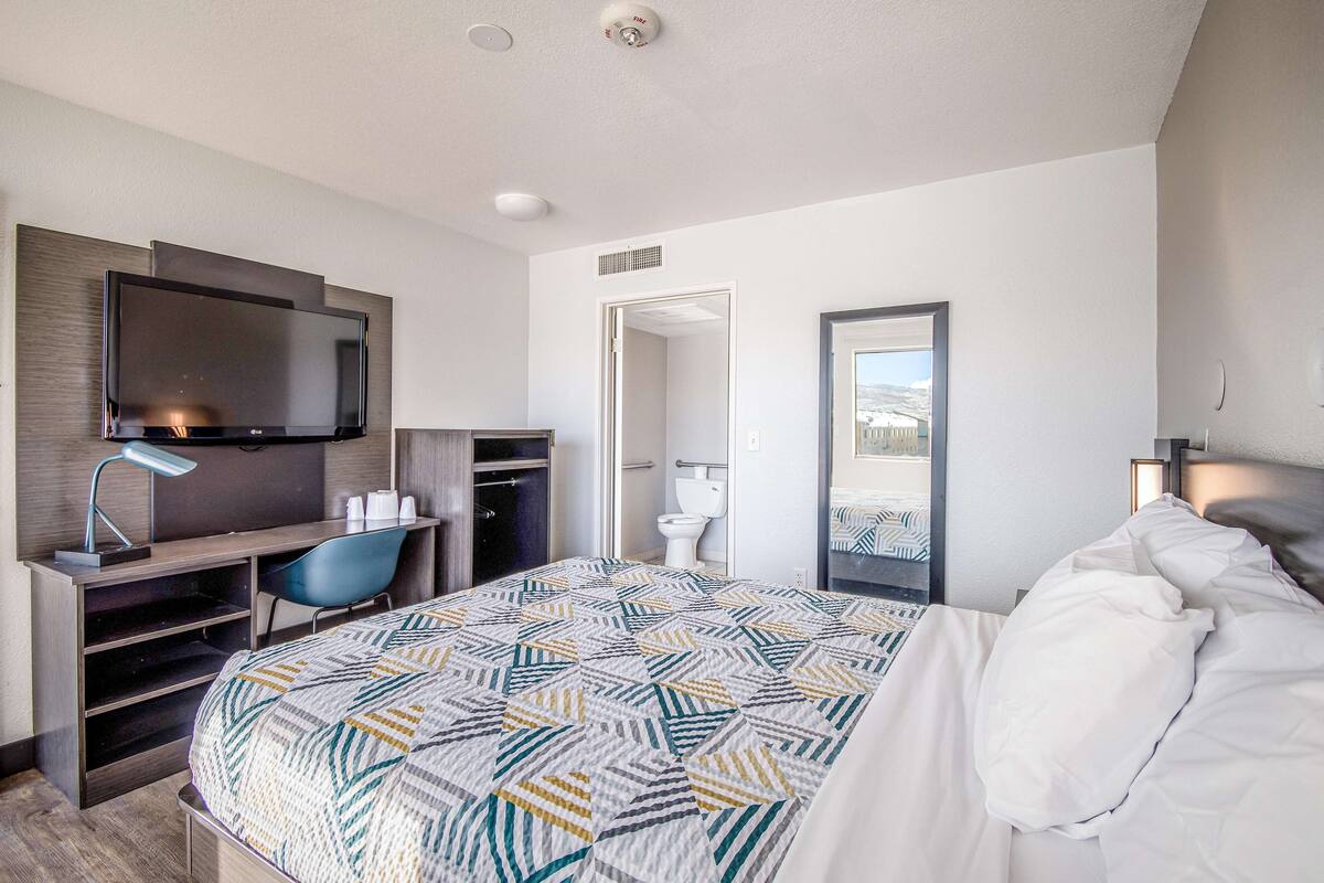 Bureau, fer et planche Ă repasser, accĂšs au Wi-Fi (inclus)