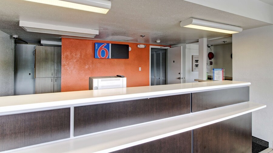 Motel 6 Amherst, OH - Cleveland West - Lorain