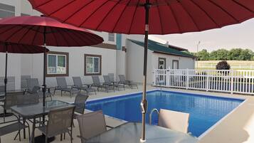 Seasonal outdoor pool