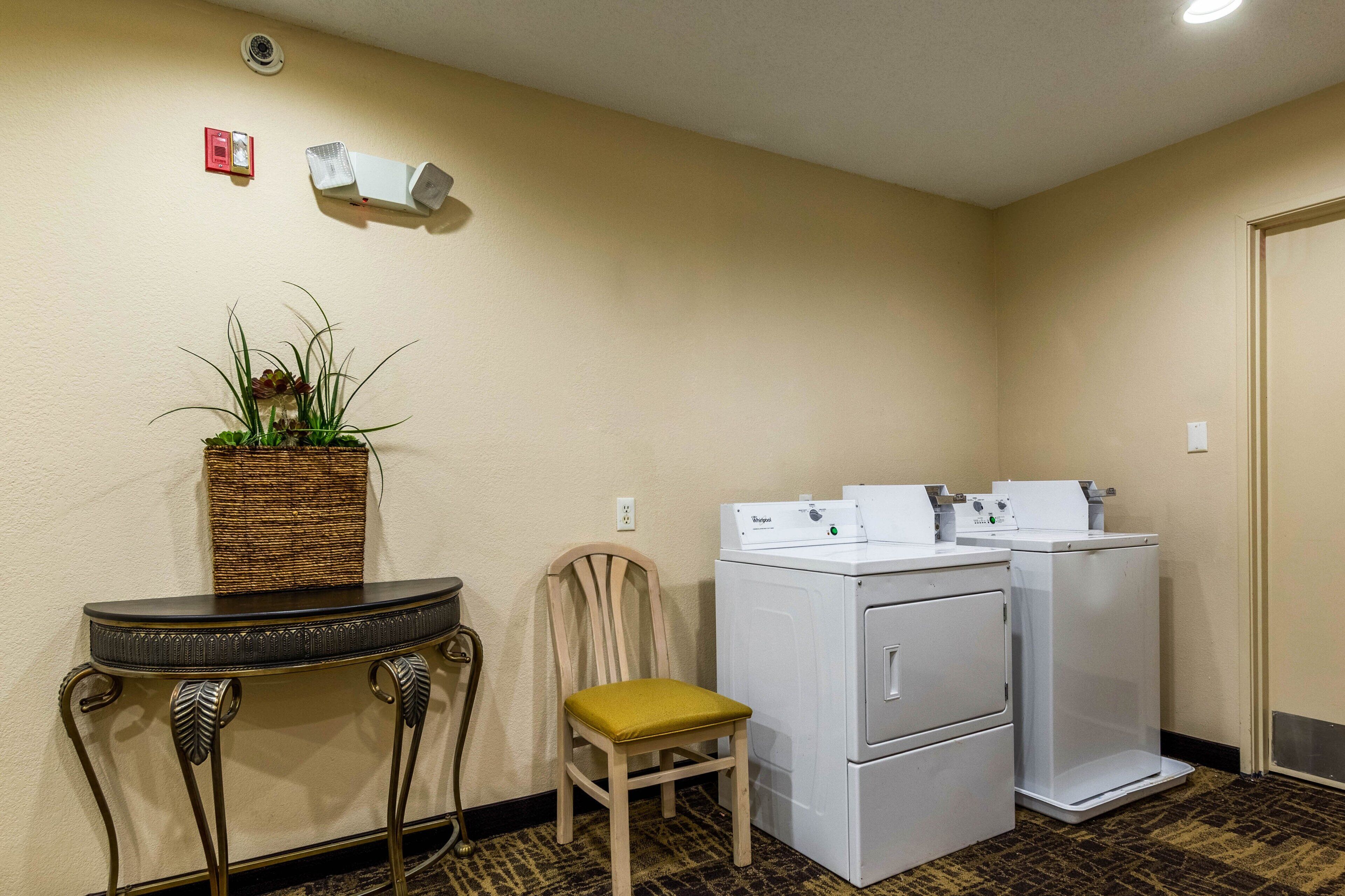 Photo - Red Roof Inn Georgetown, IN - Louisville West