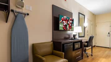 Deluxe Room, 1 King Bed, Accessible, Non Smoking (Roll-In Shower) | Desk, laptop workspace, blackout drapes, iron/ironing board