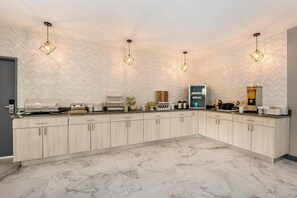 Free daily full breakfast  - Quality Inn (Ruidoso)