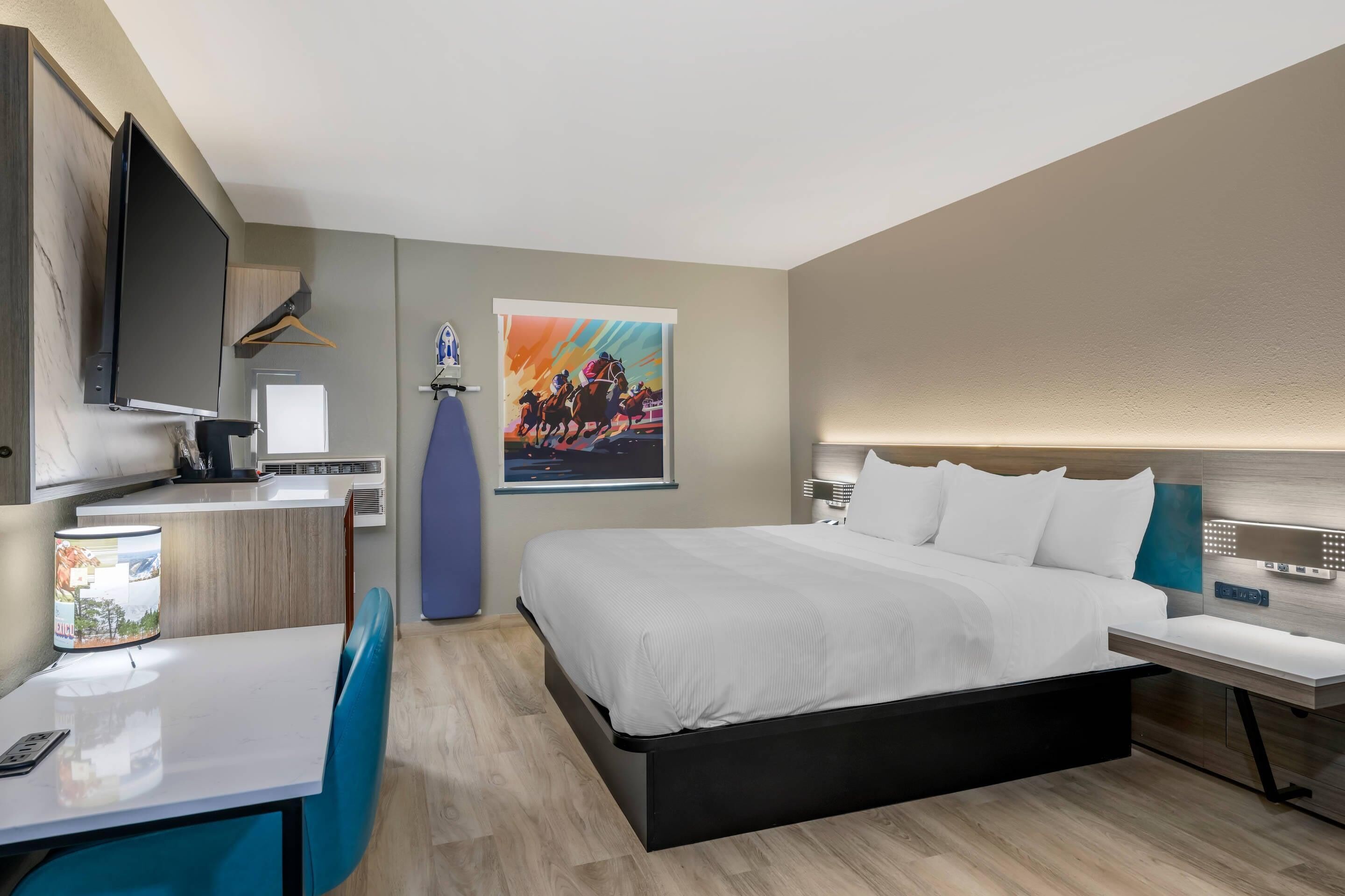 免费 WiFi、床单、闹钟