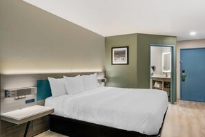 Suite, 1 cama King size y sofá cama, para no fumadores (Upgrade) | Wifi gratis, ropa de cama y despertador