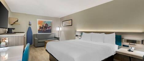 Suite, 1 King Bed with Sofa bed, Non Smoking (Upgrade) | Free WiFi, bed sheets, alarm clocks