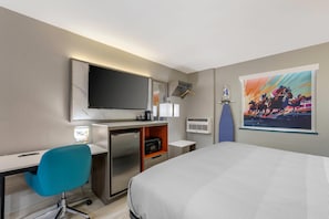 Standard Room, 1 King Bed, Non Smoking | Free WiFi, bed sheets, alarm clocks - Quality Inn (Ruidoso)