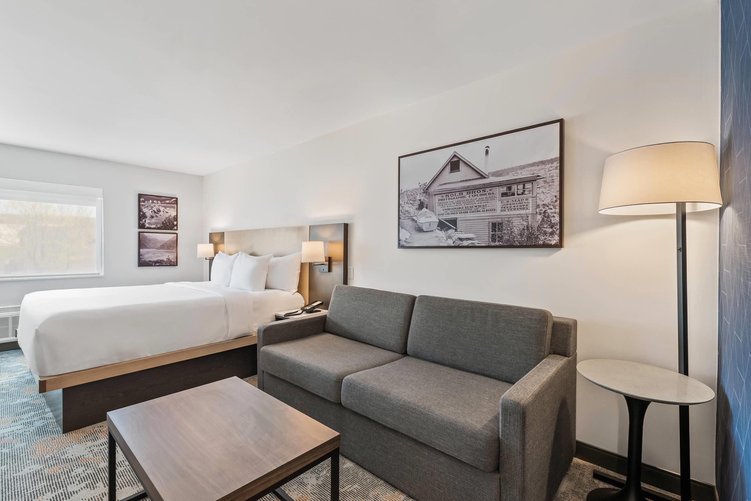 Suite, 1 King Bed with Sofa bed, Non Smoking | Premium bedding, pillow-top beds, desk, laptop workspace