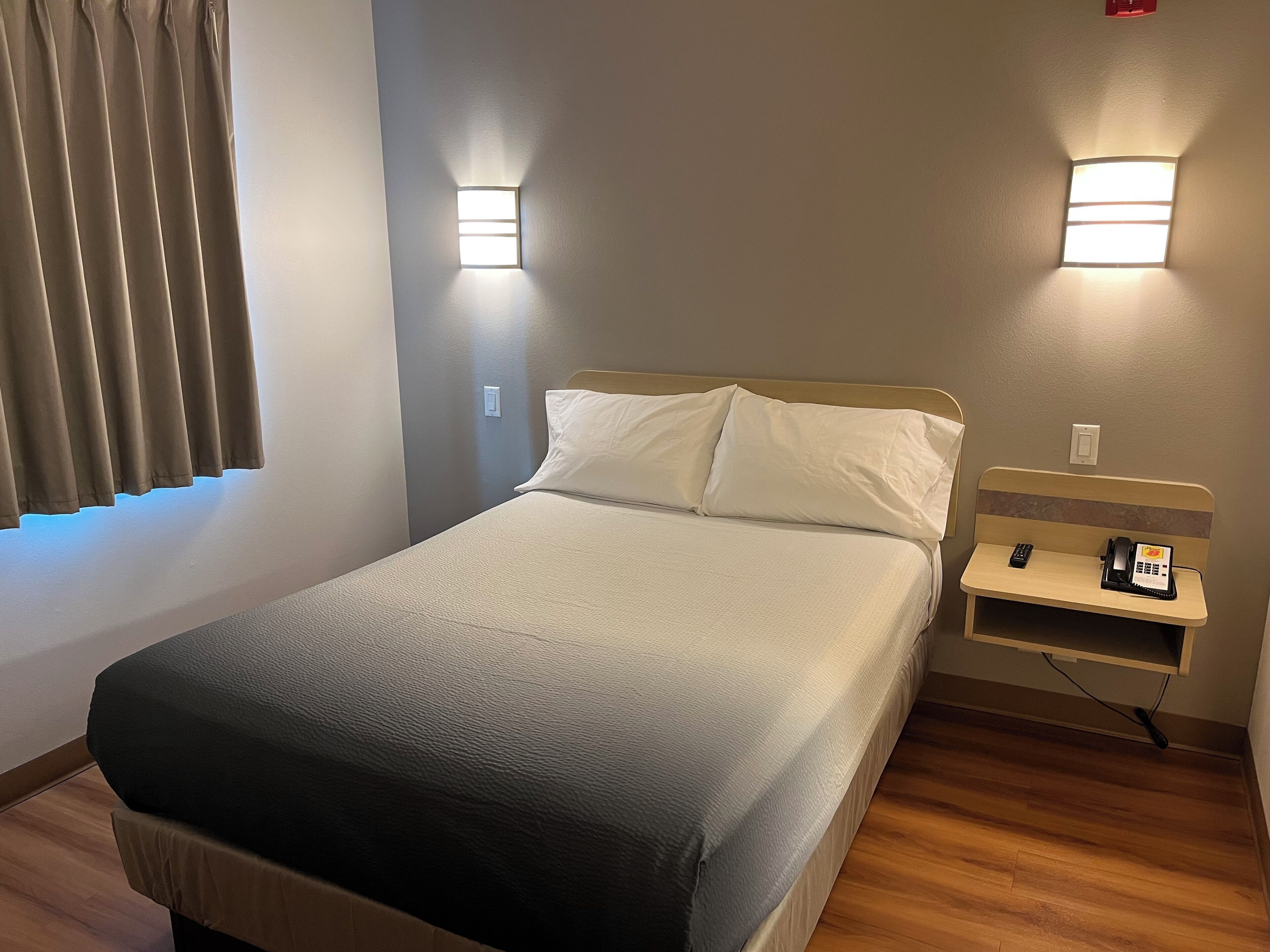 Desk, free WiFi, bed sheets