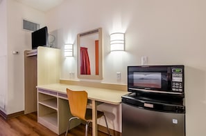 Standard Room, 2 Double Beds, Non Smoking | Room amenity