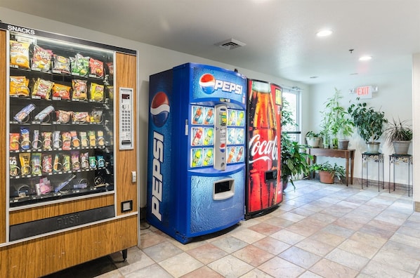 Vending machine - Motel 6 Bristol, VA (Bristol)