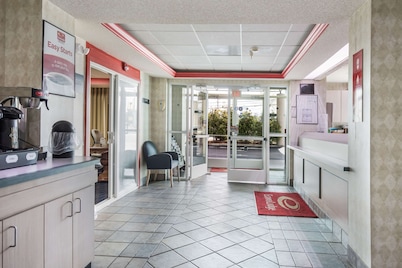 Econo Lodge Morristown West