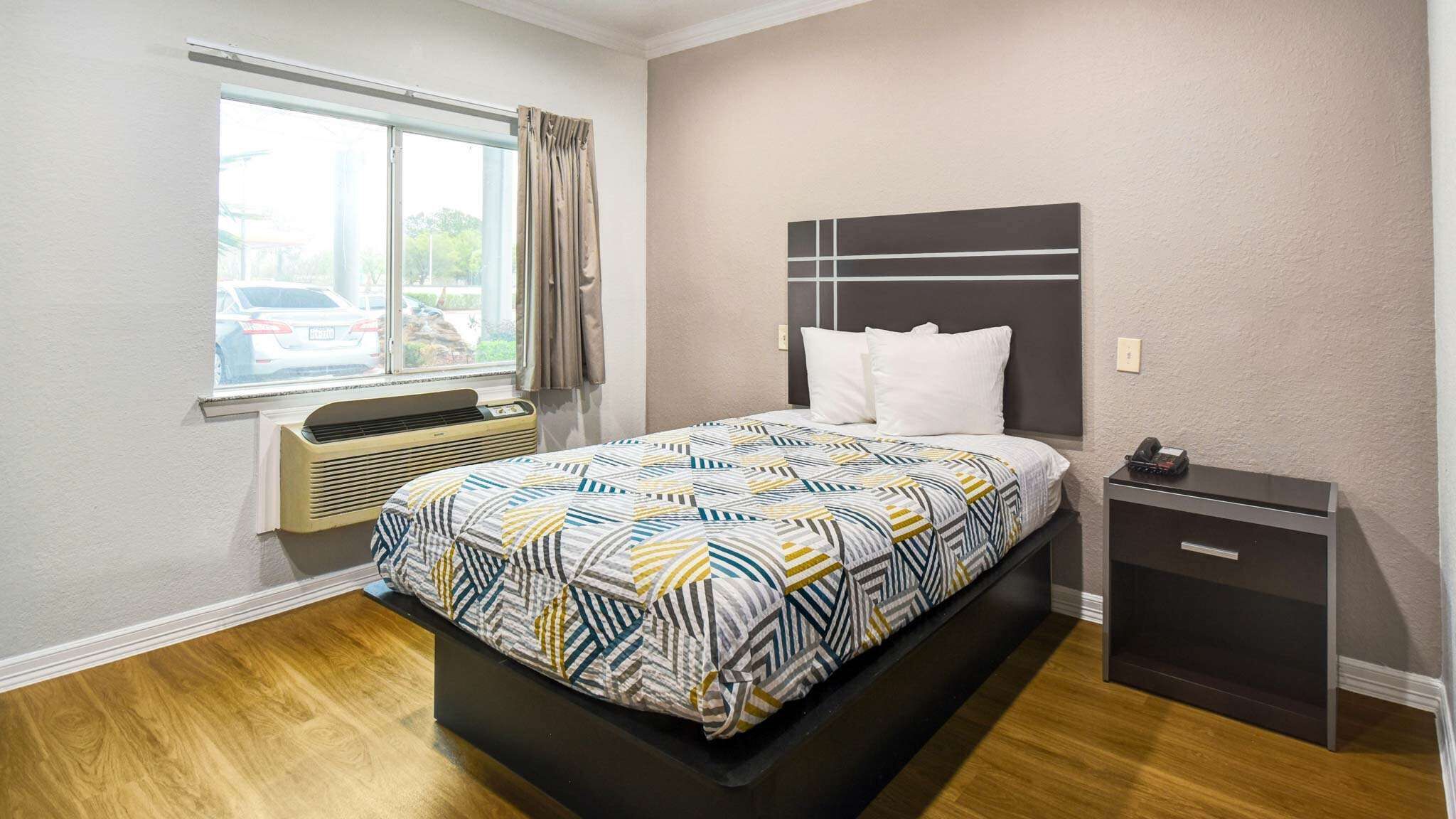 Desk, blackout drapes, free WiFi, bed sheets