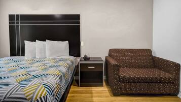 Desk, blackout drapes, free WiFi, bed sheets