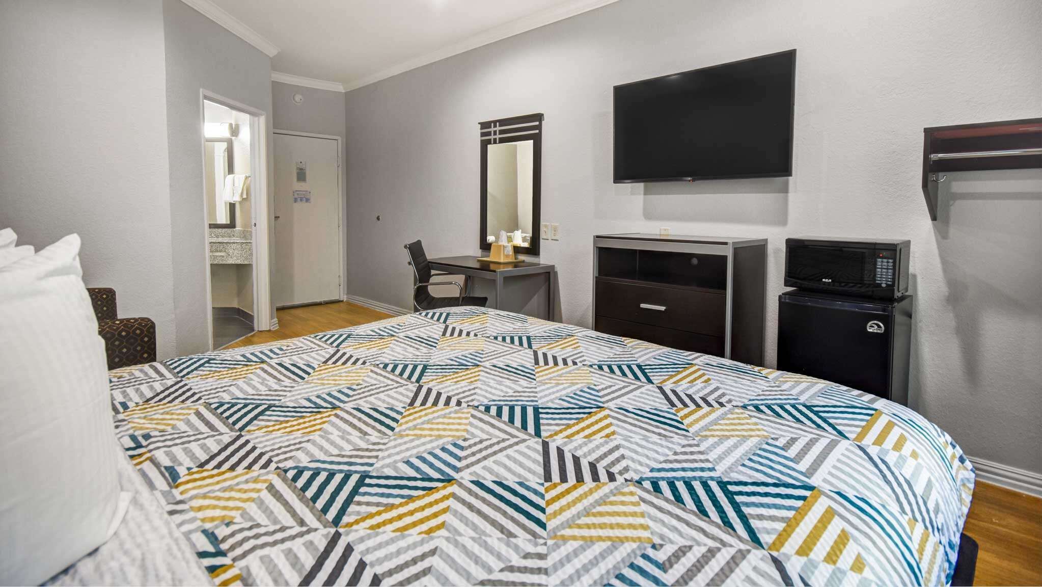 Desk, blackout drapes, free WiFi, bed sheets