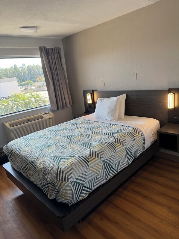 Free WiFi, bed sheets