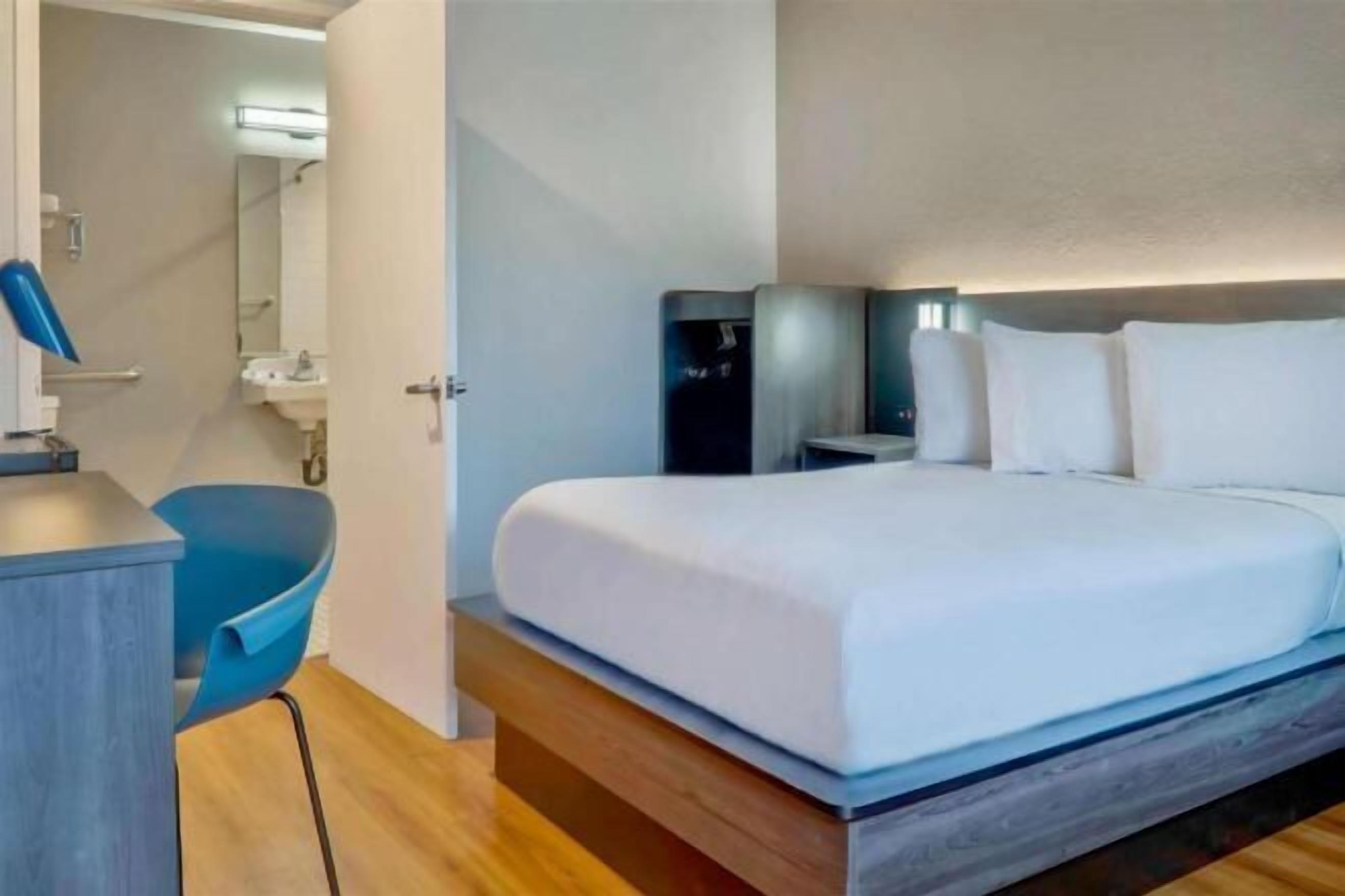 免费 WiFi、床单