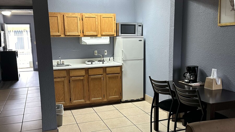 Americas Best Value Inn & Suites Groves Port Arthur