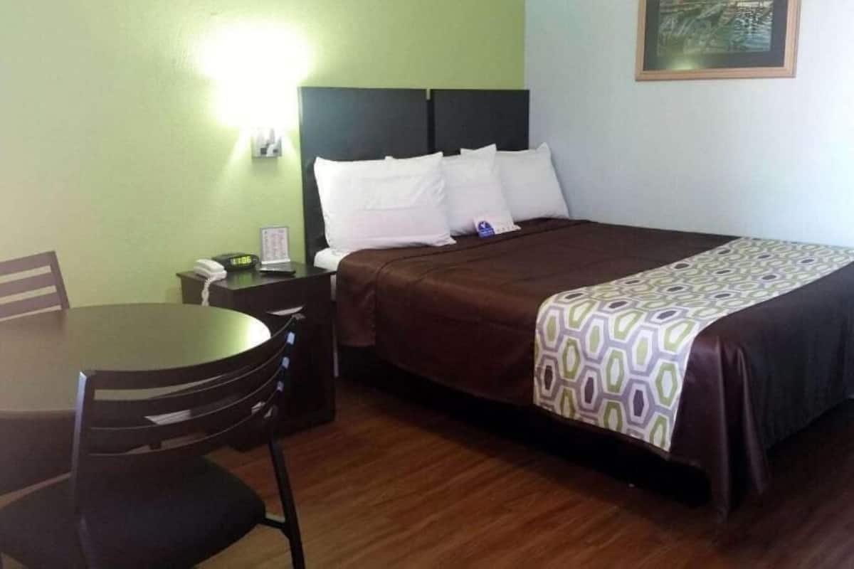 Desk, blackout curtains, iron/ironing board, free WiFi