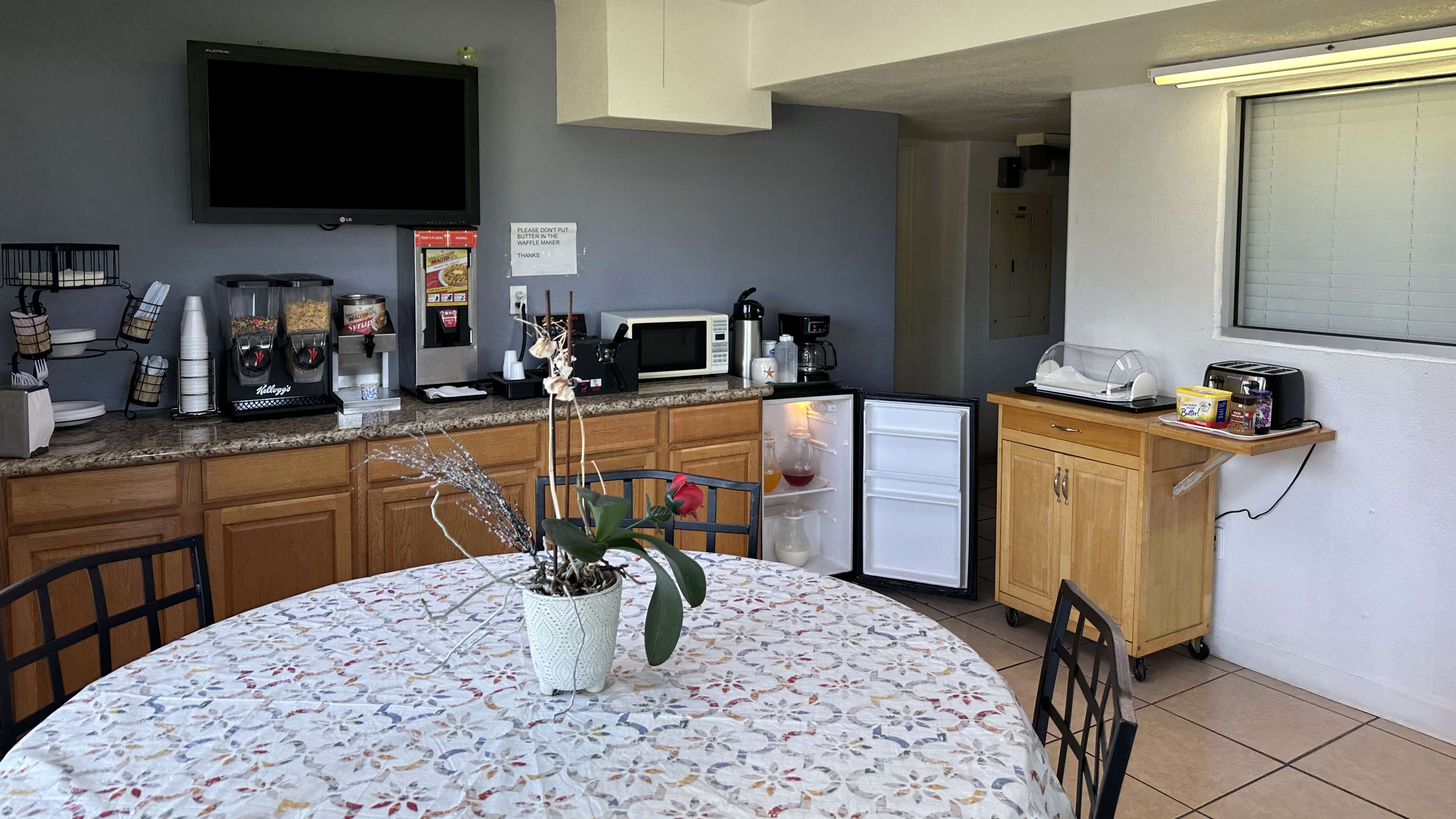 Desayuno continental gratuito y diario