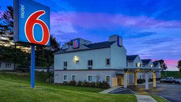 Fachada del alojamiento - Noche