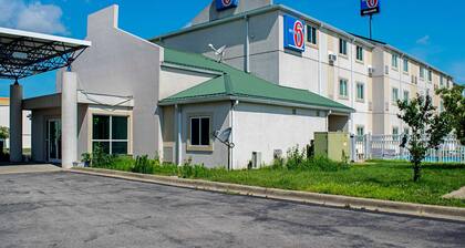 Motel 6 Seymour, IN - North