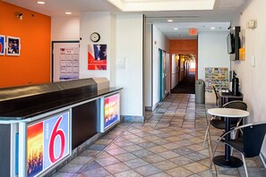 Lobby sitting area - Motel 6 Seymour, IN - North (Seymour)