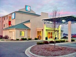 Exterior - Motel 6 Seymour, IN - North (Seymour)