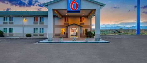 Fasade – kveld/natt