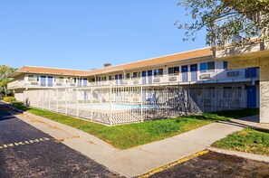 Front of property - Motel 6 Mitchell I-90, SD (Mitchell)