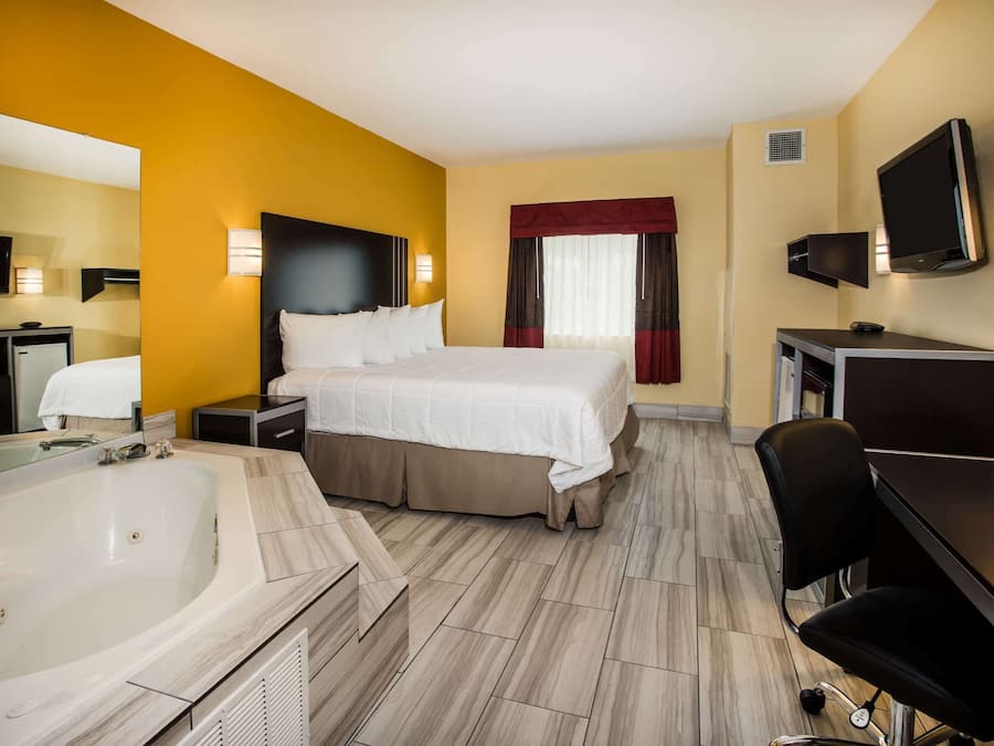 Studiosviitti, 1 suuri parisänky, tupakointi kielletty | Italialaiset Frette-lakanat, ylelliset vuodevaatteet, untuvapeitot