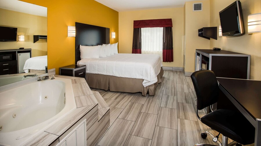 Days Inn & Suites by Wyndham Augusta Near Fort Eisenhower