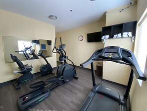 Fitness facility - Days Inn & Suites by Wyndham Augusta Near Fort Eisenhower (Grovetown)